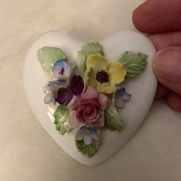 Royal Adderley Floral Bone China Trinket Box Made In England (vintaged piece) - Picture 5 of 14